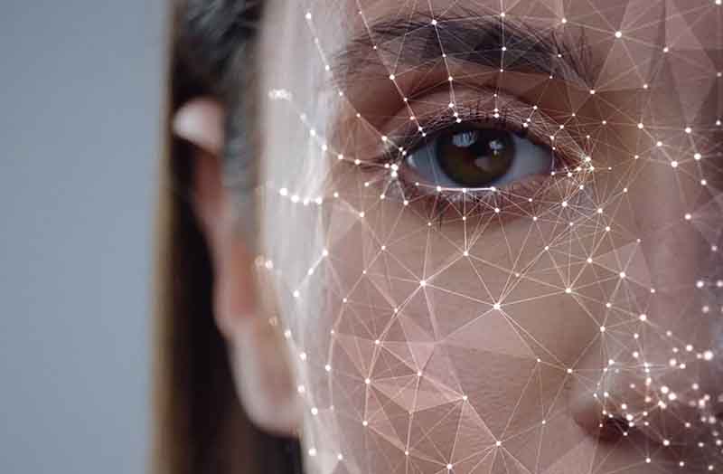 Мошенники научились достоверно подделывать голоса и облик сотрудников СК РФ