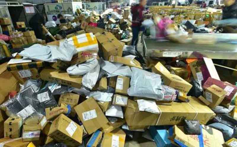 Мошенники предлагают получить запоздавшие новогодние подарки