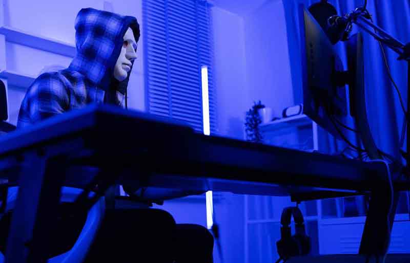 Мошенники обманывают жителей РФ через фальшивые аккаунты управляющих компаний