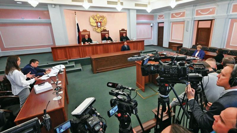 Лариса Долина решила отбить через суд потерянные деньги